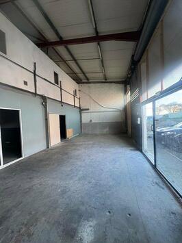 Location Local Commercial - Aubagne (13400)-photo-3