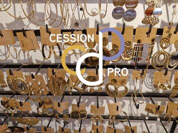 Vente - Bijouterie - Habillement - Maroquinerie - Gard (30)-photo-2