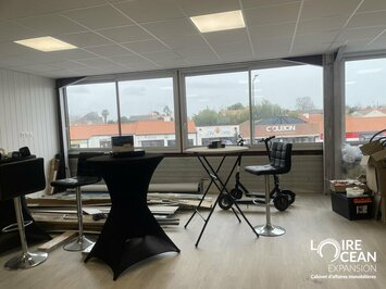 Vente de murs de boutique - Challans (85300)-photo-4