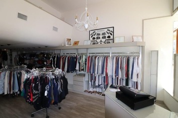 Vente - Habillement - Lingerie - Royan (17200)-photo-3