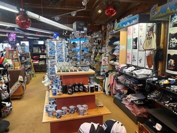 Vente - Tabac - Cadeaux souvenirs - Bourg-Saint-Maurice (73700)-photo-2