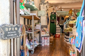 Vente - Habillement - Le Castellet (83330)-photo-2