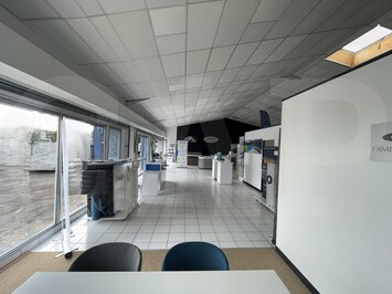 Location Local Commercial - Vannes (56000)-photo-1