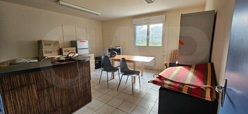 Location Entrepôt / Local d'activités - La Mézière (35520)-photo-3