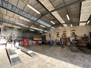 Location Entrepôt / Local d'activités - Rennes (35000)-photo-2
