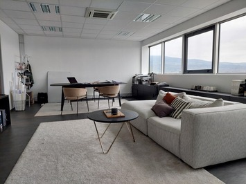 Location Bureau - Saint-Pierre-en-Faucigny (74800)-photo-2