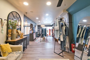 Vente - Habillement - Salon-de-Provence (13300)-photo-4