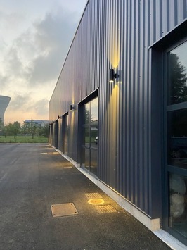 Location Local Commercial - Saint-Cyr-sur-Loire (37540)-photo-2