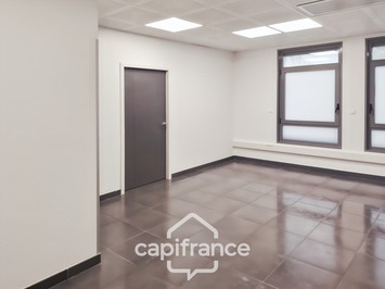 Vente de murs de boutique - Beaurepaire (38270)-photo-2