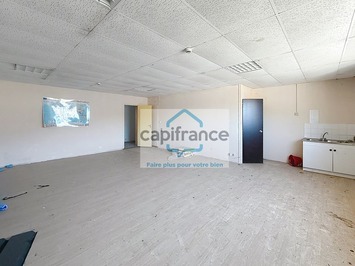 Location Entrepôt / Local d'activités - Chambery (73000)-photo-1