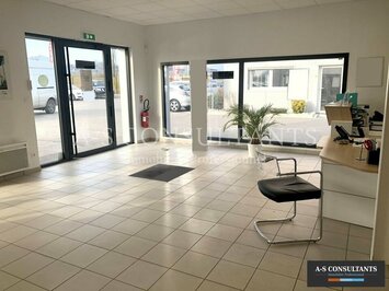 Vente de murs de boutique - Belley (01300)-photo-3