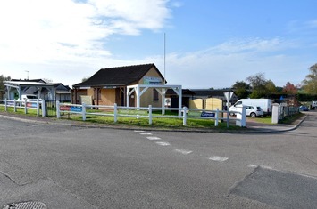 Vente de murs de boutique - Charolles (71120)-photo-3