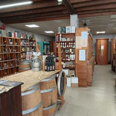 Vente - Cave à vins - Vins et spiritueux - Beaupouyet (24400)-photo-1