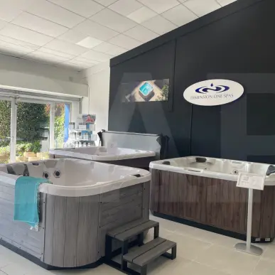 Location Local Commercial - Vannes (56000)-photo-3