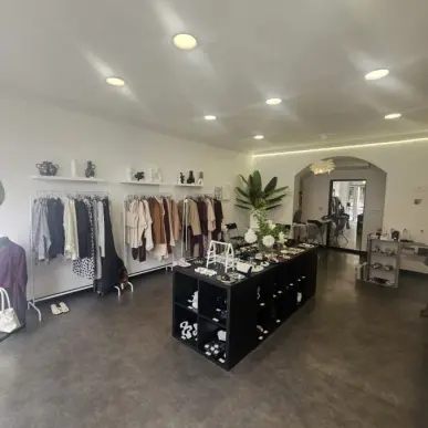 Vente de murs de boutique - Charente-Maritime (17)-photo-3