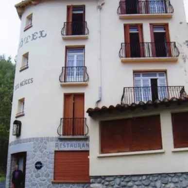 Vente de murs de boutique - Lamanère (66230)-photo-5