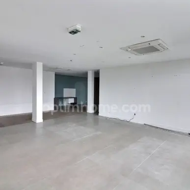 Location Local Commercial - Morainvilliers (78630)-photo-4