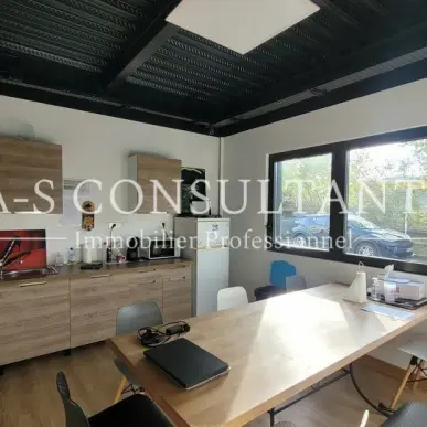Location Entrepôt / Local d'activités - Genas (69740)-photo-3
