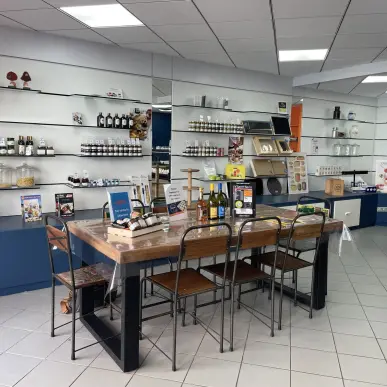 Vente - Alimentation - Cave à vins - Epicerie - Fromagerie - Superette - Vins et spiritueux - Rhône (69)-photo-2