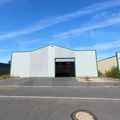 Location Entrepôt / Local d'activités - Saint-Jacques-de-la-Lande (35136)-photo-1