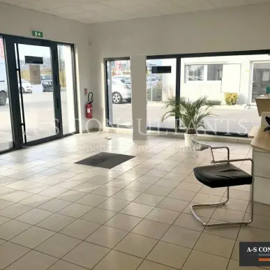 Vente de murs de boutique - Ambléon (01300)-photo-7