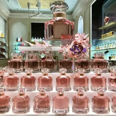 Vente - Cadeaux souvenirs - Fleuriste - Parfumerie - Salon de coiffure - Nice (06000)-photo-1