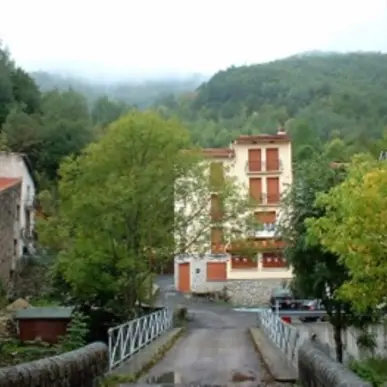 Vente de murs de boutique - Lamanère (66230)-photo-2