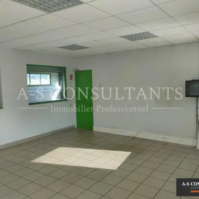 Location Entrepôt / Local d'activités - Dortan (01590)-photo-4