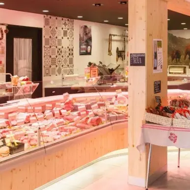 Vente - Boucherie - Charcuterie - Cave à vins - Traiteur - Vins et spiritueux - Valloire (73450)-photo-3