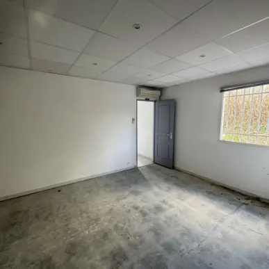 Location Local Commercial - Aubagne (13400)-photo-7