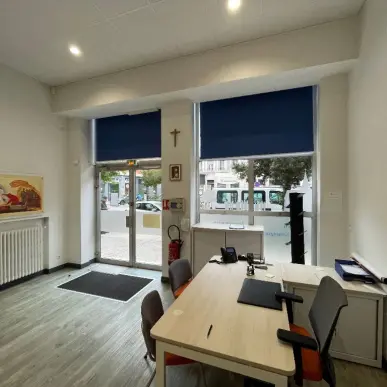 Location Local Commercial - Villeurbanne (69100)-photo-2