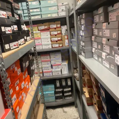 Vente - Chaussures - Habillement - Hérault (34)-photo-2