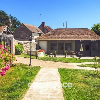 Vente - Gîte - Ainay-le-Château (03360)-photo-5