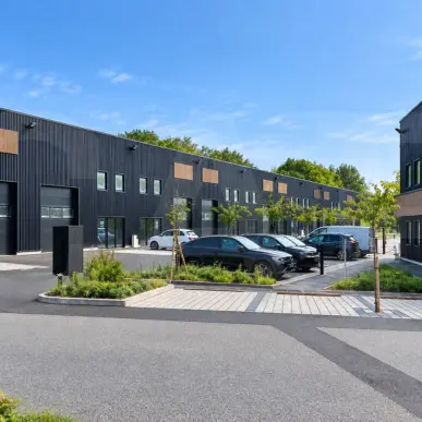 Location Entrepôt / Local d'activités - La Chapelle-des-Fougeretz (35520)-photo-1