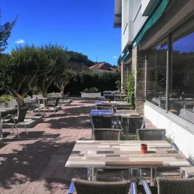Vente - Hôtel - Restaurant - Saint-Julien-en-Born (40170)-photo-2