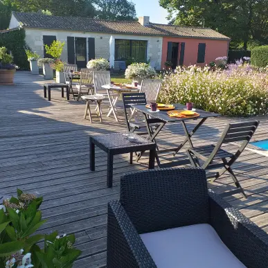 Vente de murs de boutique - La Rochelle (17000)-photo-2