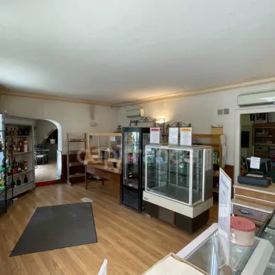 Vente de murs de boutique - Vienne (86)-photo-3