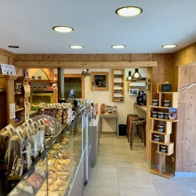 Vente de murs de boutique - Le Grand-Bornand (74450)-photo-3