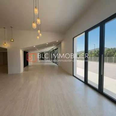 Location Local Commercial - Aubagne (13400)-photo-2